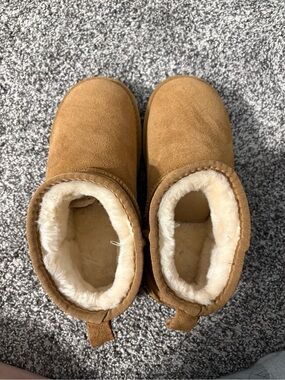 Ugg